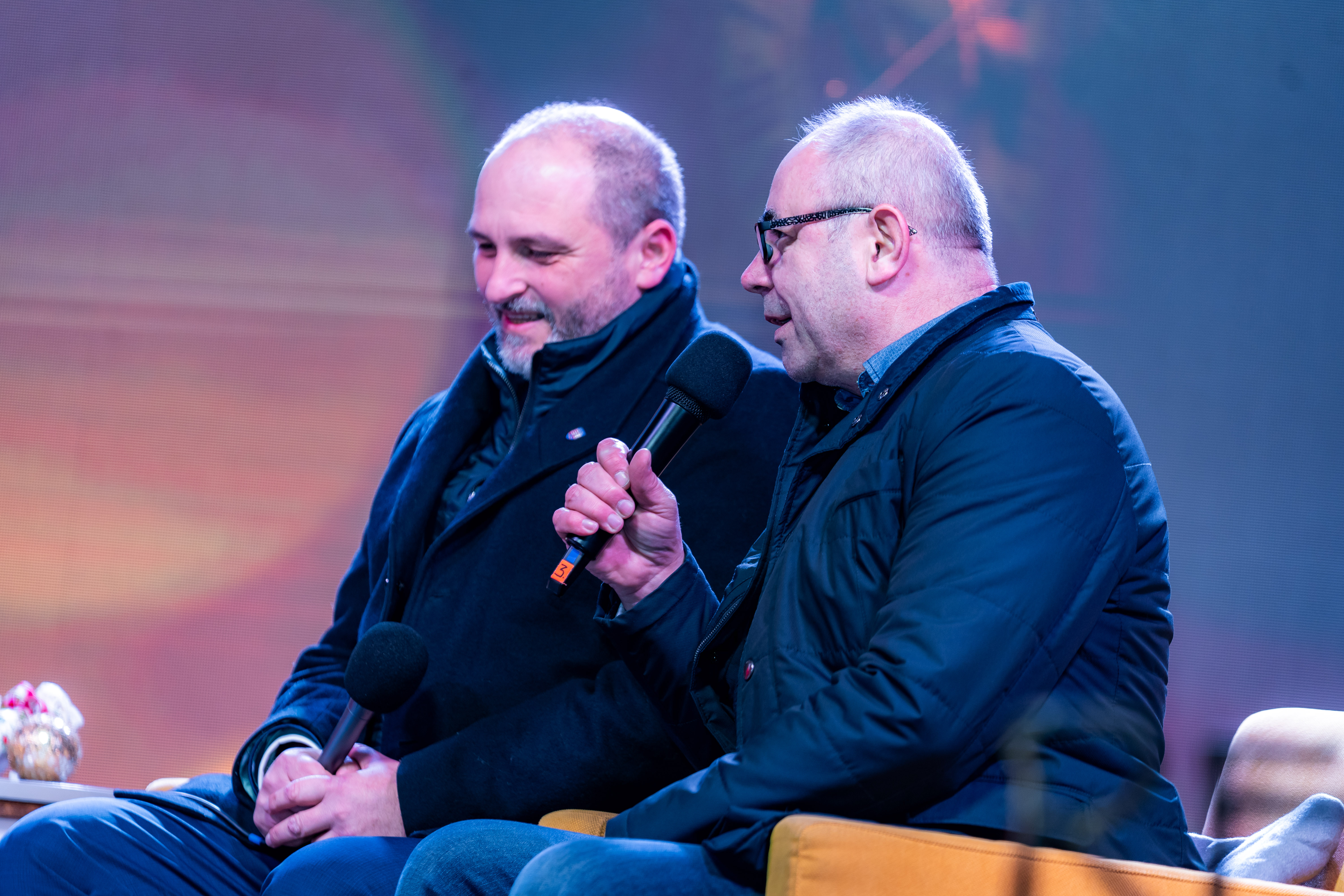 VIANOCNA TELEVIZNA REGINA-43